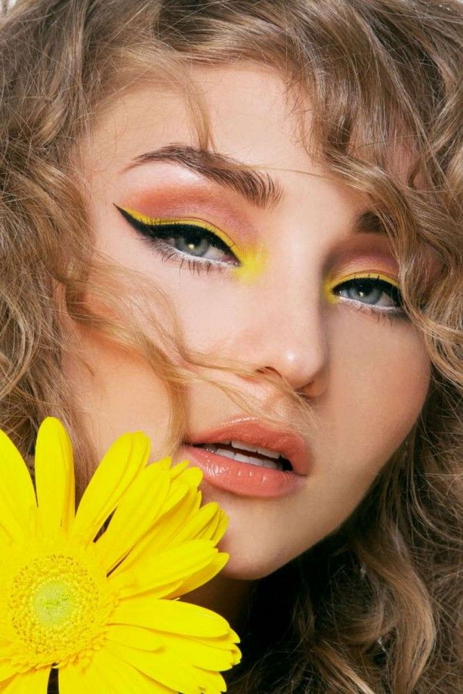ارایش با سایه زرد | 22 آرایش صورت ساده و شیک با سایه چشم زرد و لیمویی عروسی و مجالس