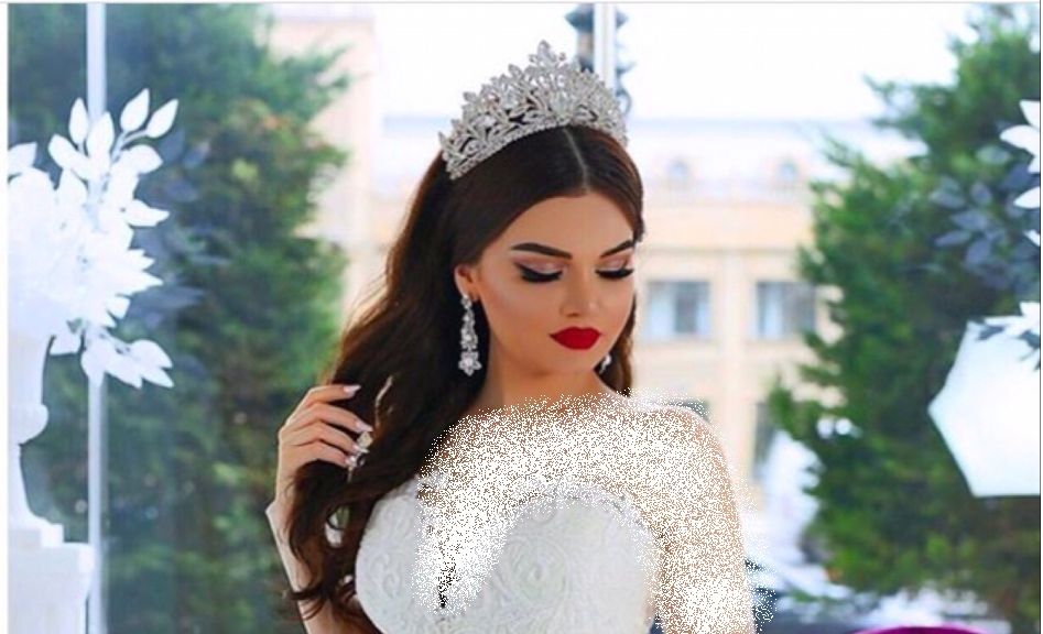 مدل مو عروس جدید باز با تاج | شیک ترین مدل مو عروس جدید باز با تاج ساده و سلطنتی 2025
