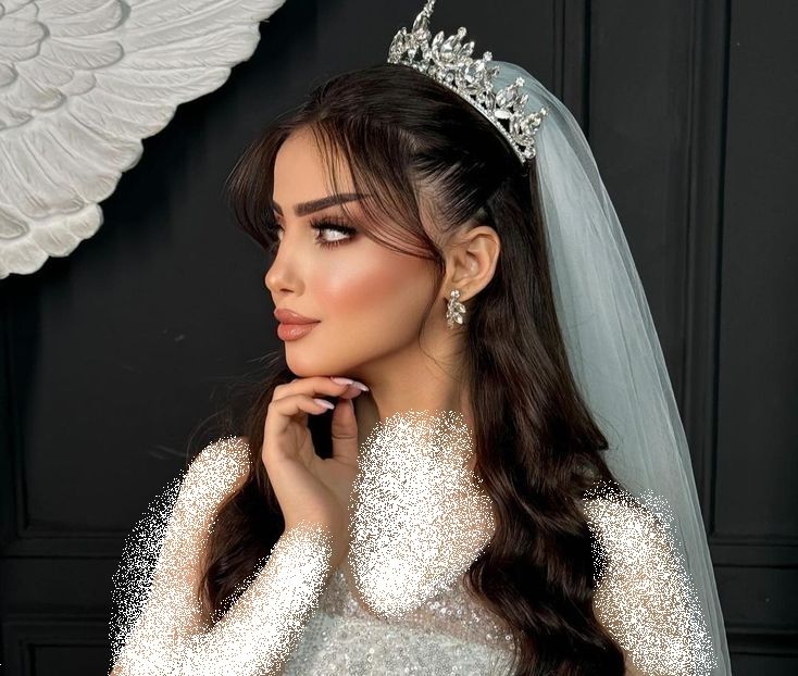 مدل مو عروس جدید باز با تاج | شیک ترین مدل مو عروس جدید باز با تاج ساده و سلطنتی 2025
