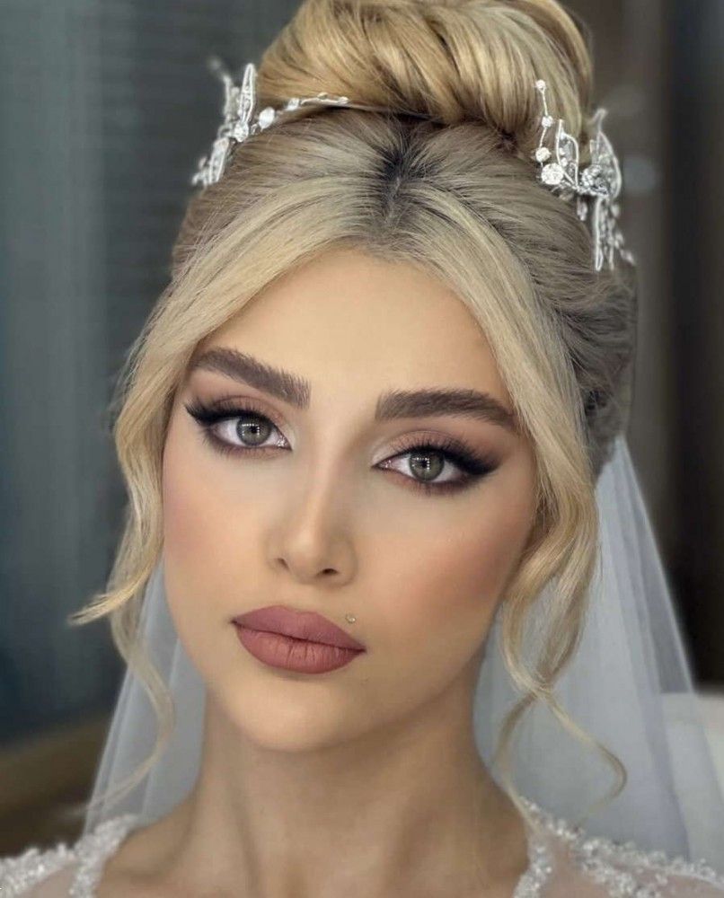 مدل موی شینیون بسته عروس | 23 مدل شینیون پرطرفدار جمع عروس جدید با تور و بدون تور