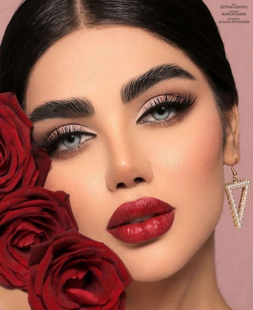 آرایش چشم عروس با لنز | 26 مدل آرایش چشم عروس جدید با لنز طوسی و عسلی و سبز و آبی