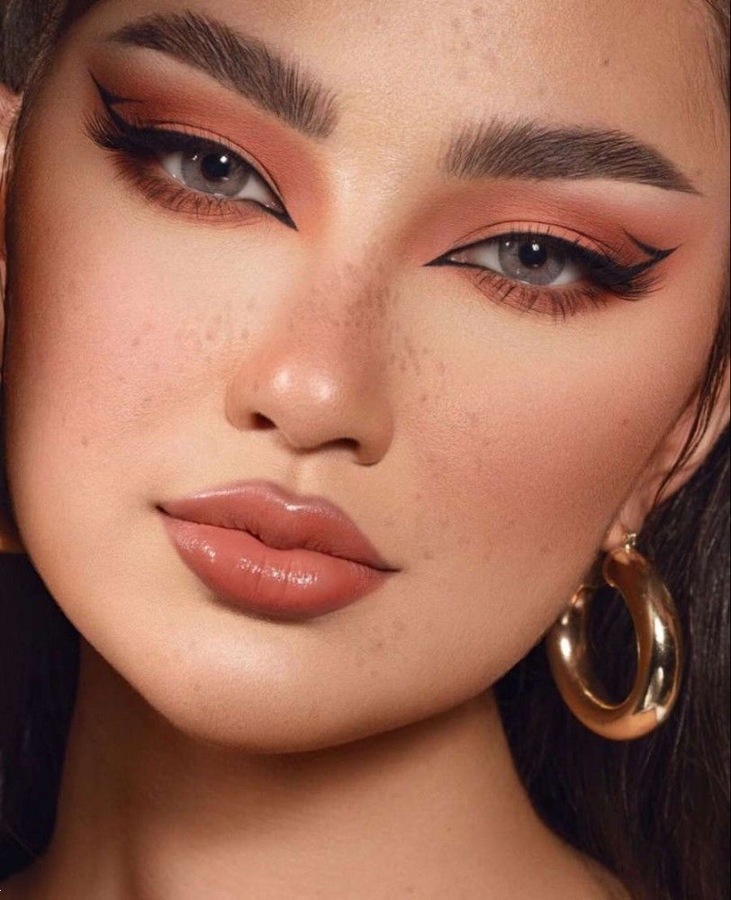ارایش چشم با سایه های رنگی | 26 میکاپ چشم با سایه رنگی برای عروسی و مراسم های خاص