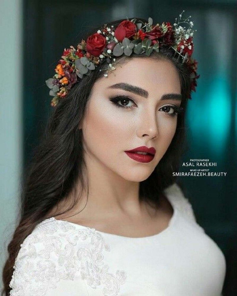 مدل مو عروس با گل طبیعی | 20 مدل شینیون باز و بسته عروس با گل طبیعی برای همه سلیقه ها