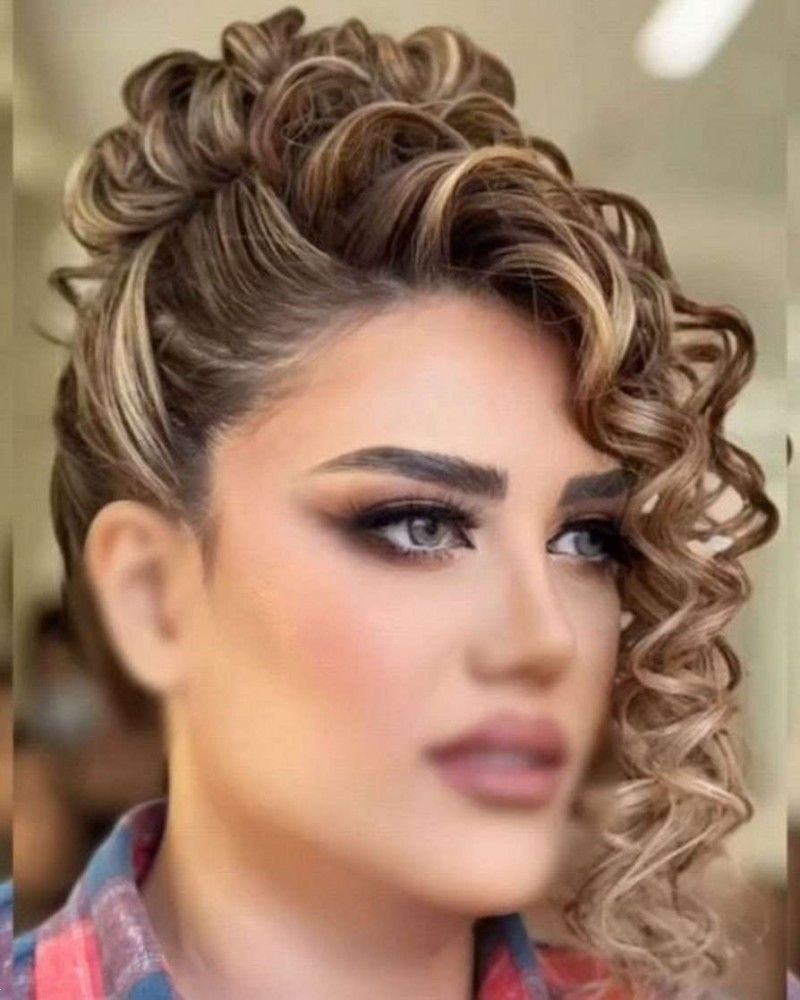 شینیون موی فر دخترانه | 25 مدل شینیون برای موهای فر ریز و درشت برای عروسی