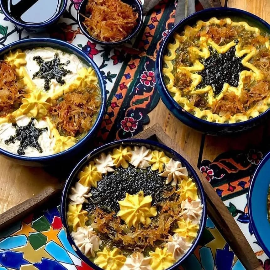 ایده تزیین آش | ۲۵ ایده‌ خلاقانه و خوشمزه برای تزیین آش مجلسی، نذری و سفره عروس [ساده تا لاکچری]