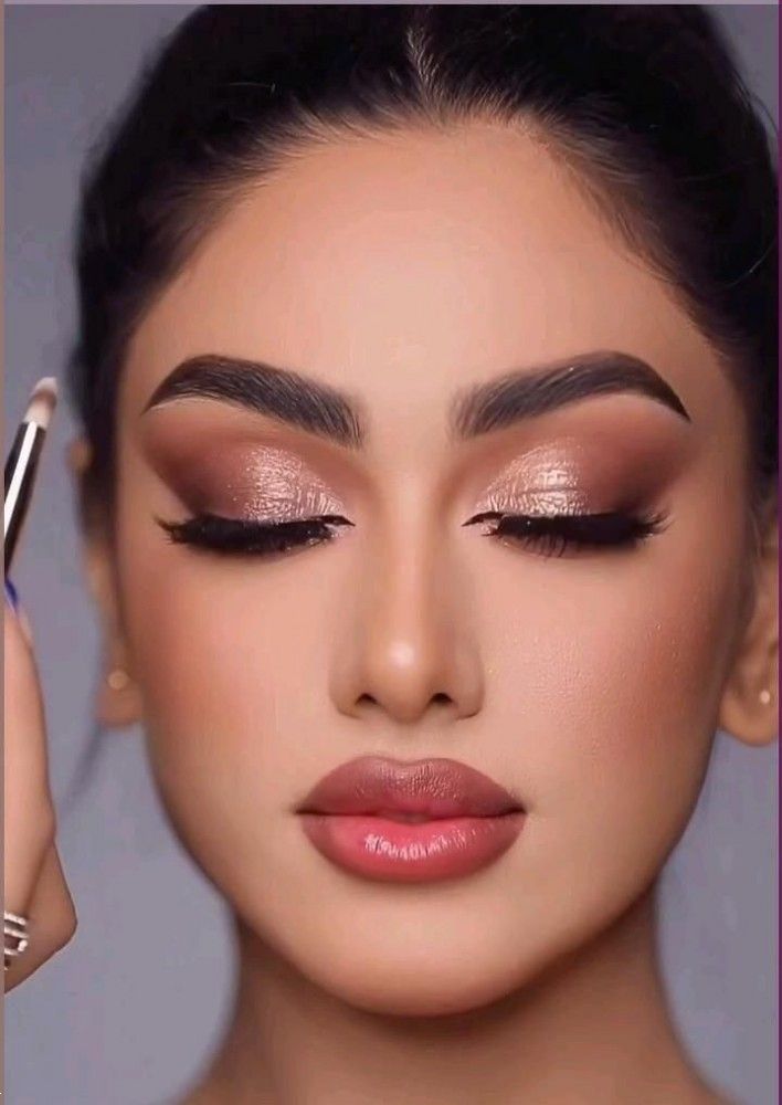 مدل آرایش سایه چشم | جدیدترین تکنیک ها و ایده های مدل آرایش سایه چشم دخترانه و عروسانه 2025