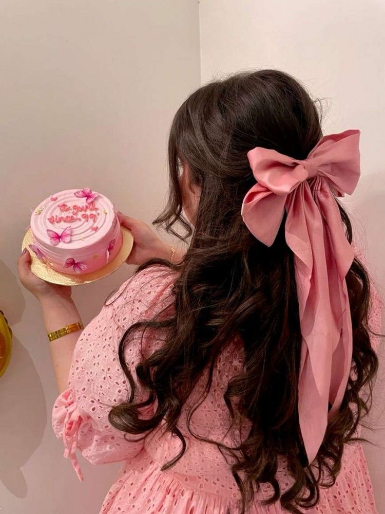 ژست عکس تولد دخترانه لاکچری بدون چهره | 21 عکس تولد دخترانه بدون چهره برای استوری و پروفایل و ژست 