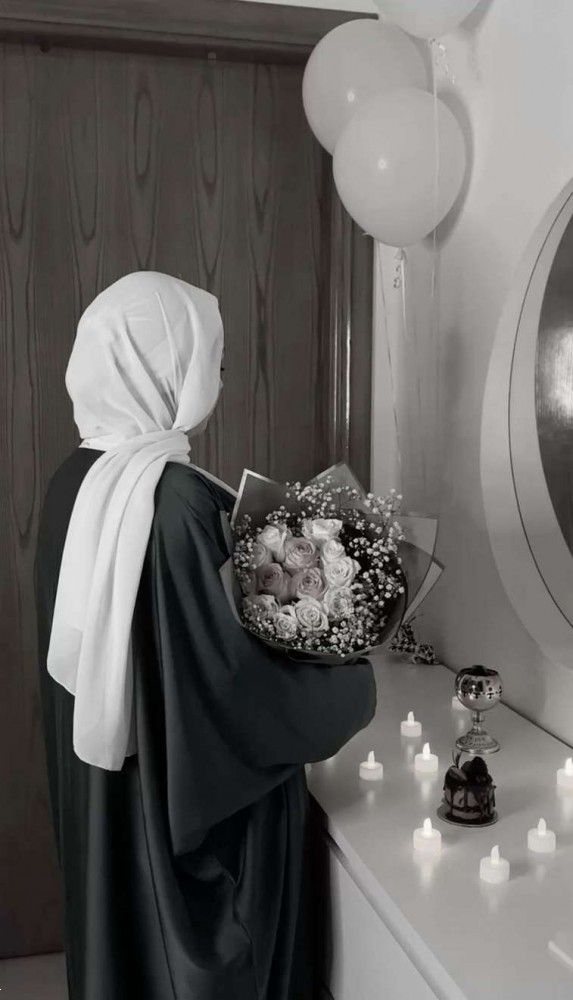 ژست عکس تولد با چادر | 20 ژست عکس دختر چادری با کیک تولد و بادکنک بسیار شیک و زیبا
