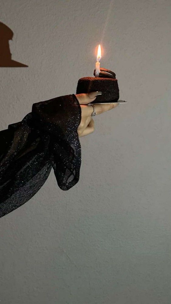ژست عکس تولد با چادر | 20 ژست عکس دختر چادری با کیک تولد و بادکنک بسیار شیک و زیبا