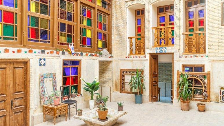 هتل پنج دری شیراز | اقامتگاه بومگردی شیراز