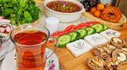 سفره افطاری ساده دونفره با دیزاین زیبا