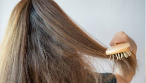 معرفی 10 ترفند ساده اما بسیار موثر برای داشتن موهایی پرپشت و زیبا