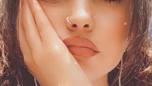 ژست عکس سلفی که در سال 2023 برای پروفایل ترند شده [30 عکس]