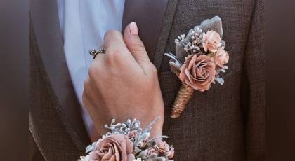 دستبند گل عروس 2021 | عکس از ست دسته گل و دور مچ دستبندی عروس مدرن و خاص
