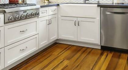 مدل پارکت طرح چوب آشپزخانه | 21 کف پوش چوبی برای آشپزخانه های کوچک و بزرگ
