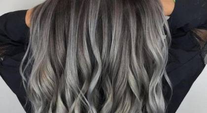 رنگ مو دودی | رنگ مو دودی + 5 فرمول رنگ موی دودی برای خانم های قری و خواستنی!