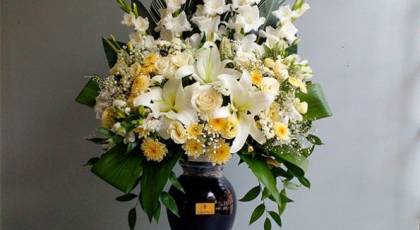 رشد تقاضا برای خرید تاج گل در مراسم رسمی و ترحیم در سال 1404