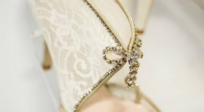 مدل های کفش عروس پاشنه کوتاه زیبا