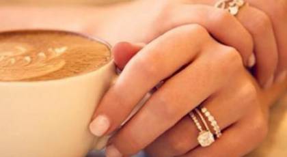 چرا حلقه ازدواج را در دست چپ می کنند؟